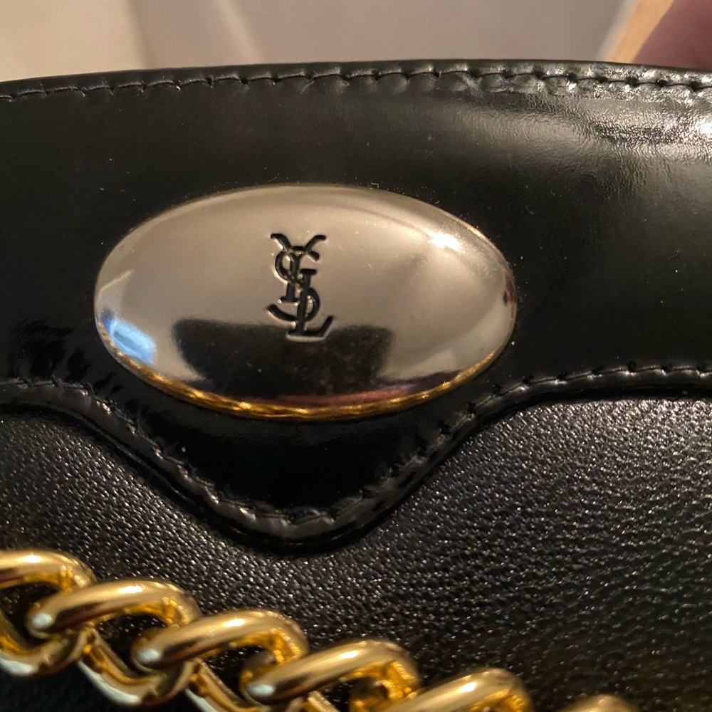 Black vintage bag w/gold chain😍 w/YSL emblem